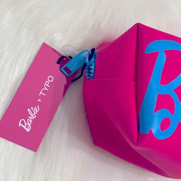 Barbie x Typo Barbie Cosmetic Bag NWT Excellent Condition - Picture 4 of 10
